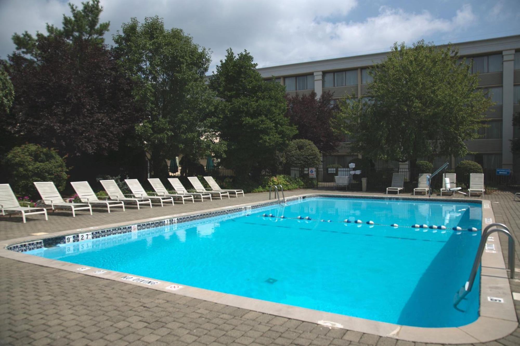 Holiday Inn & Suites Parsippany Fairfield By Ihg Exterior foto